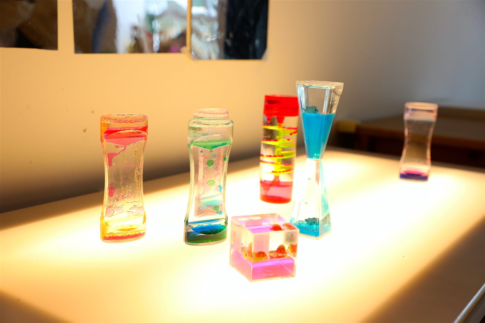 Illuminated light table for sensory play